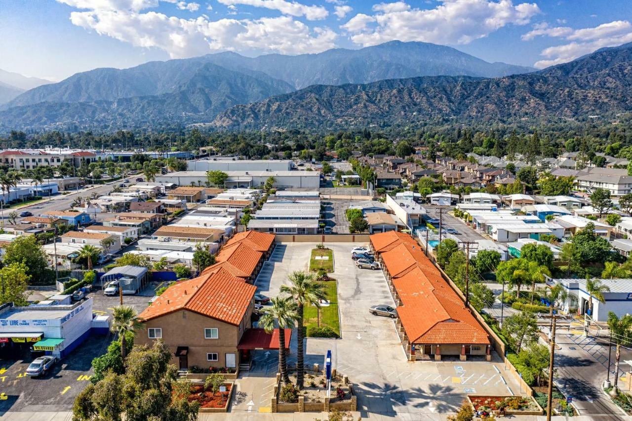 Oak Park Motel Monrovia Exterior photo